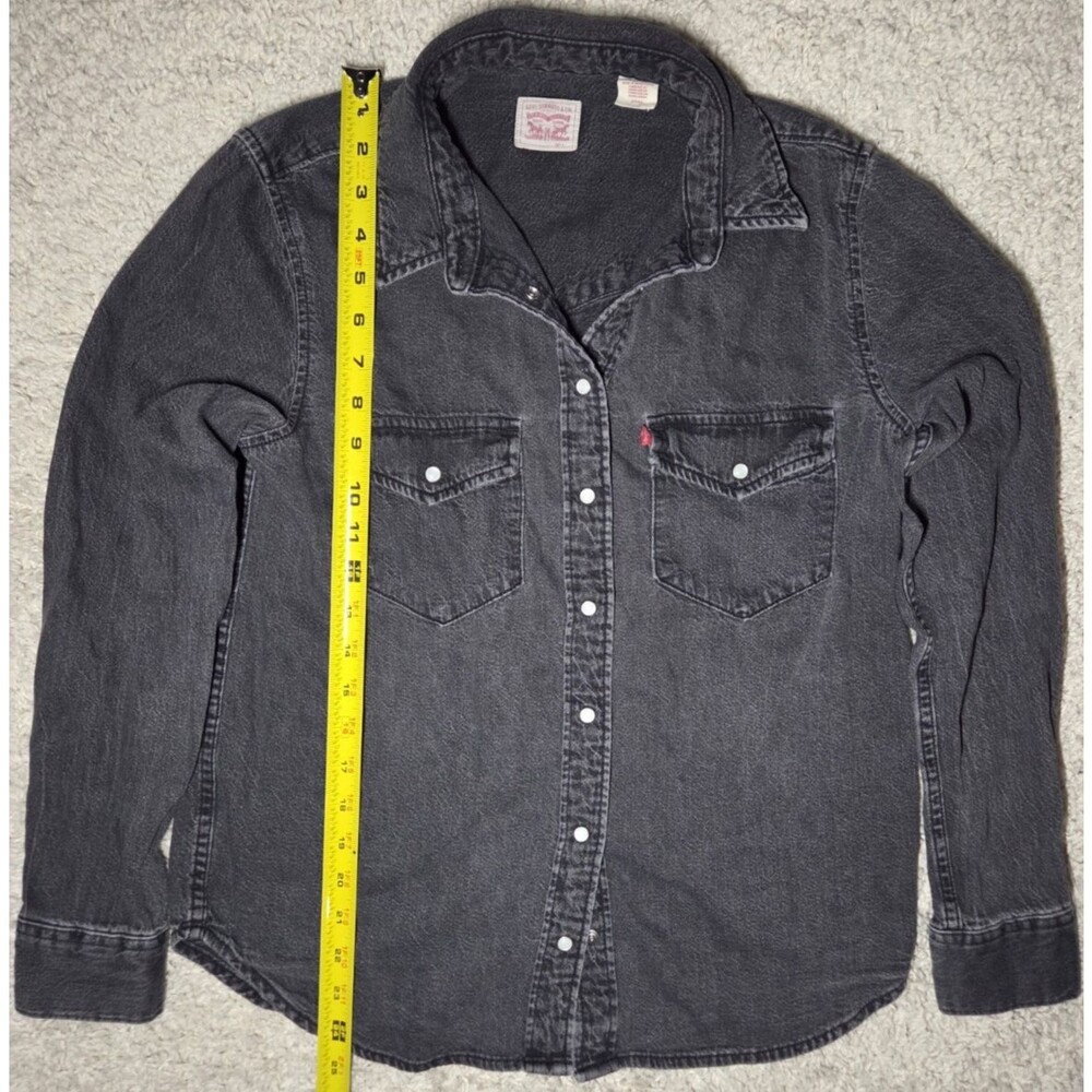 Levi’s Gray Denim Button Up Shirt Women’s Small Snap Front Western Faded